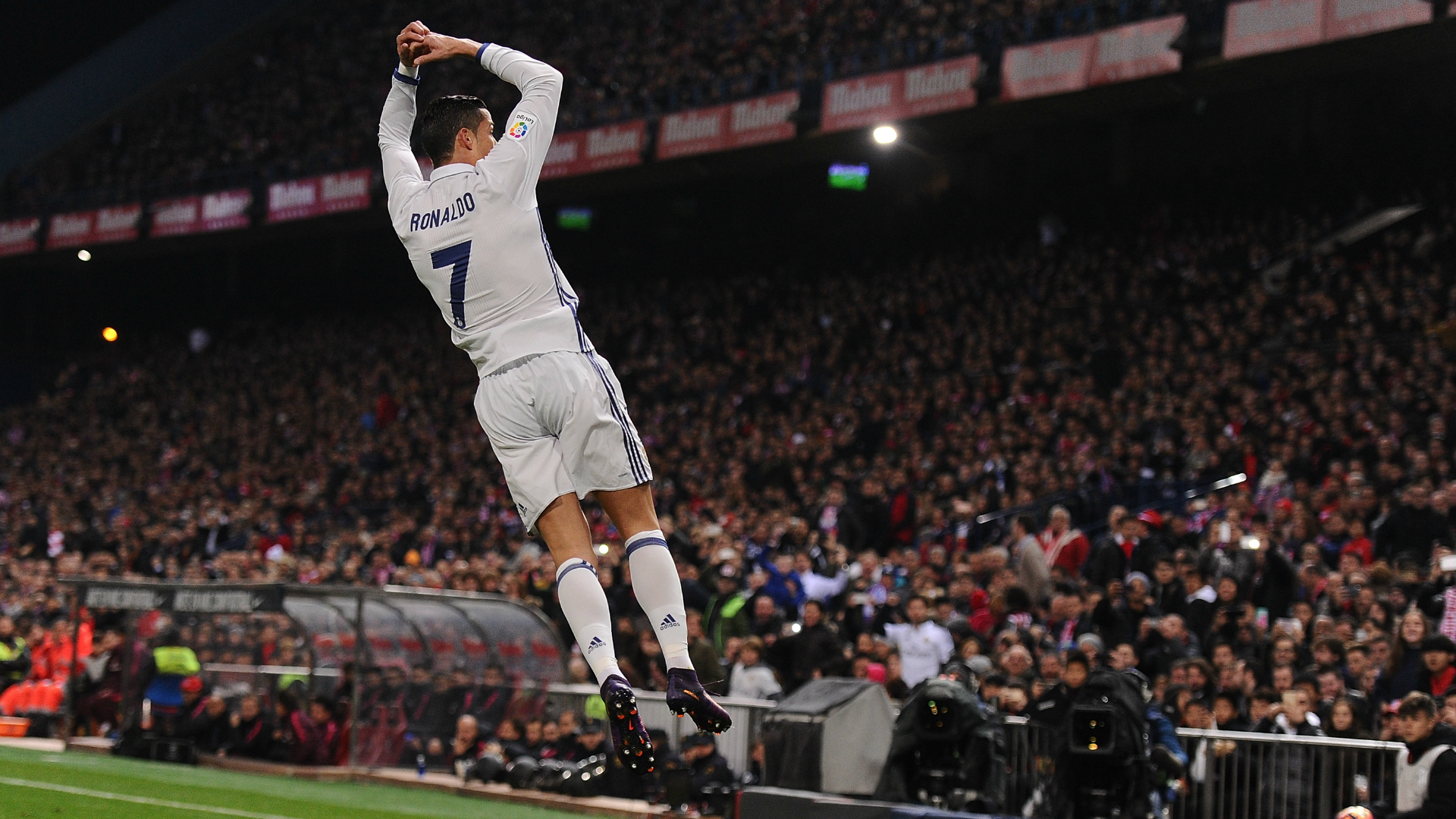 Hình ảnh của Ronaldo - Những điều thú vị về chàng trai CR7
