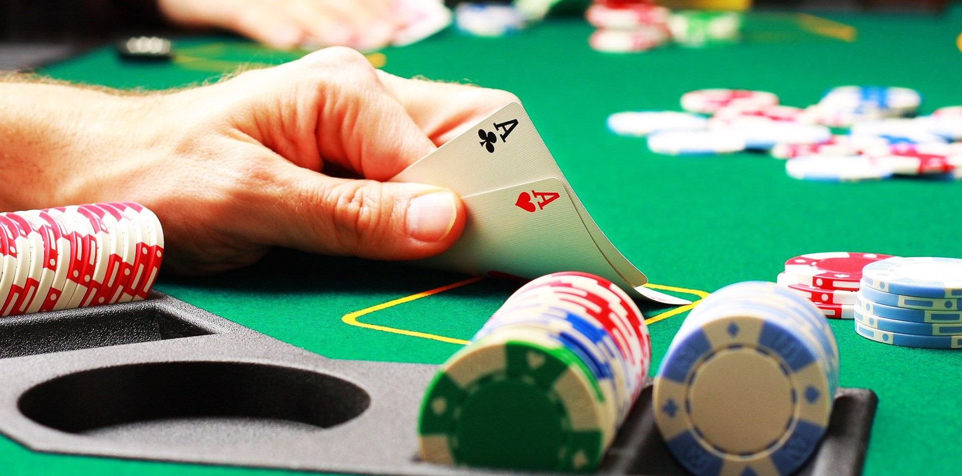 Poker là gì? cách chơi Poker hay và hiệu quả nhất 2022